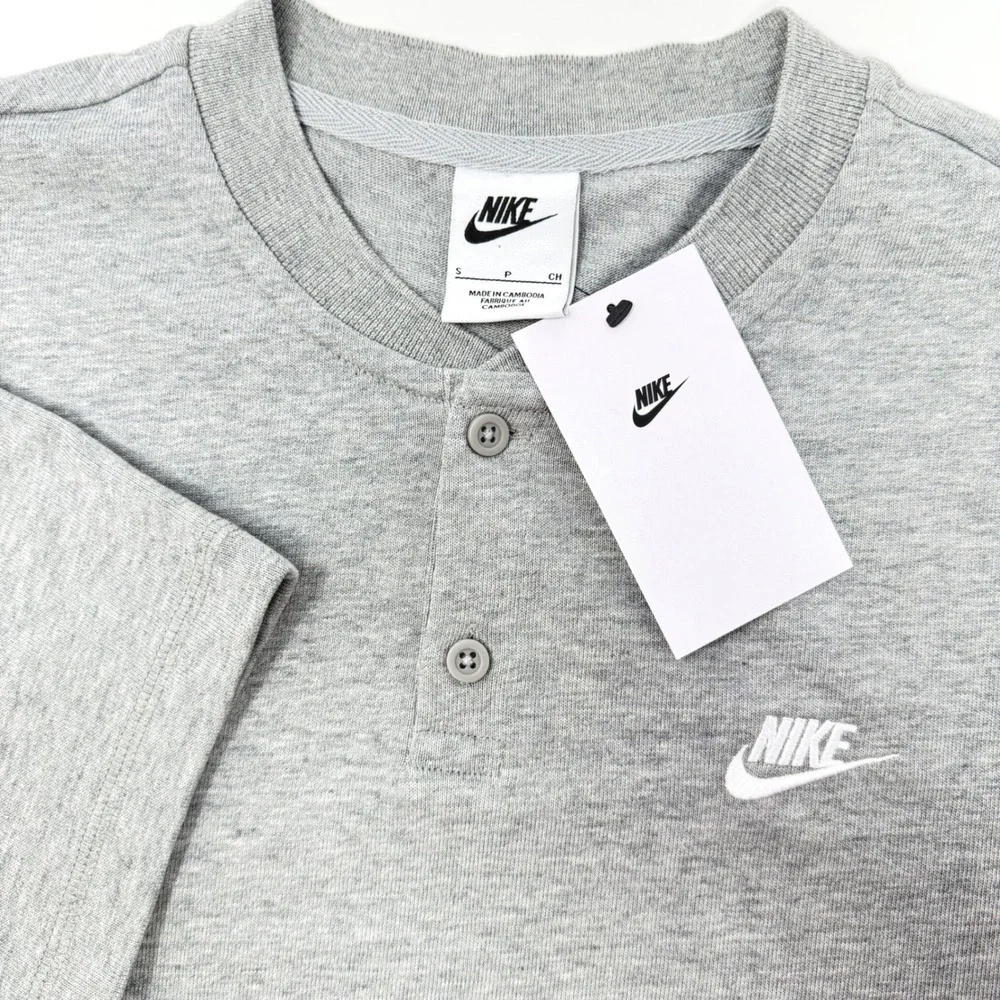 Nike Mens Small Henley Shirt Short Sleeve Grey Heather HQ5974-063 NEW‎
